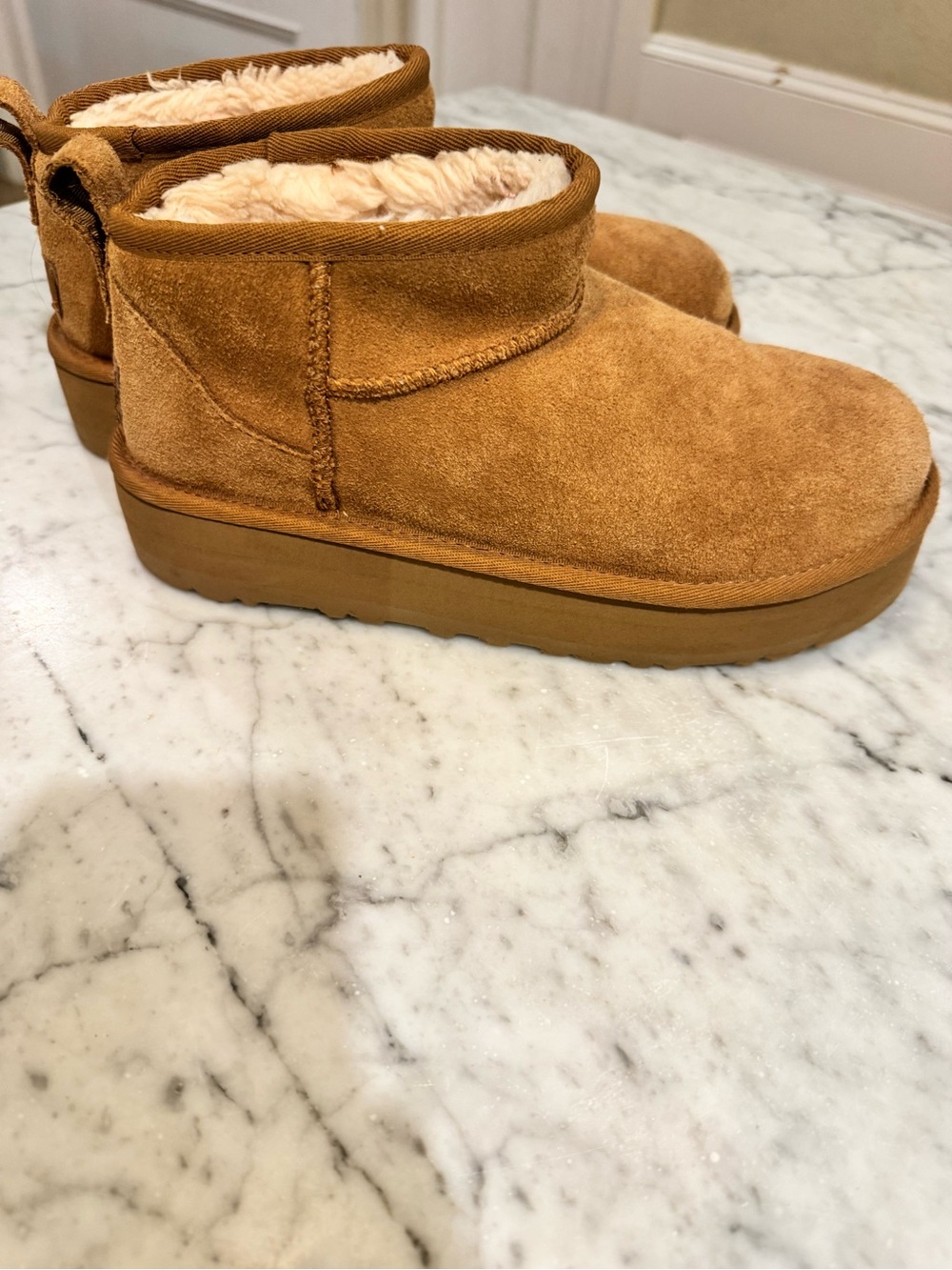 Ugg Classic Ultra Mini Platform Boot-sz 5